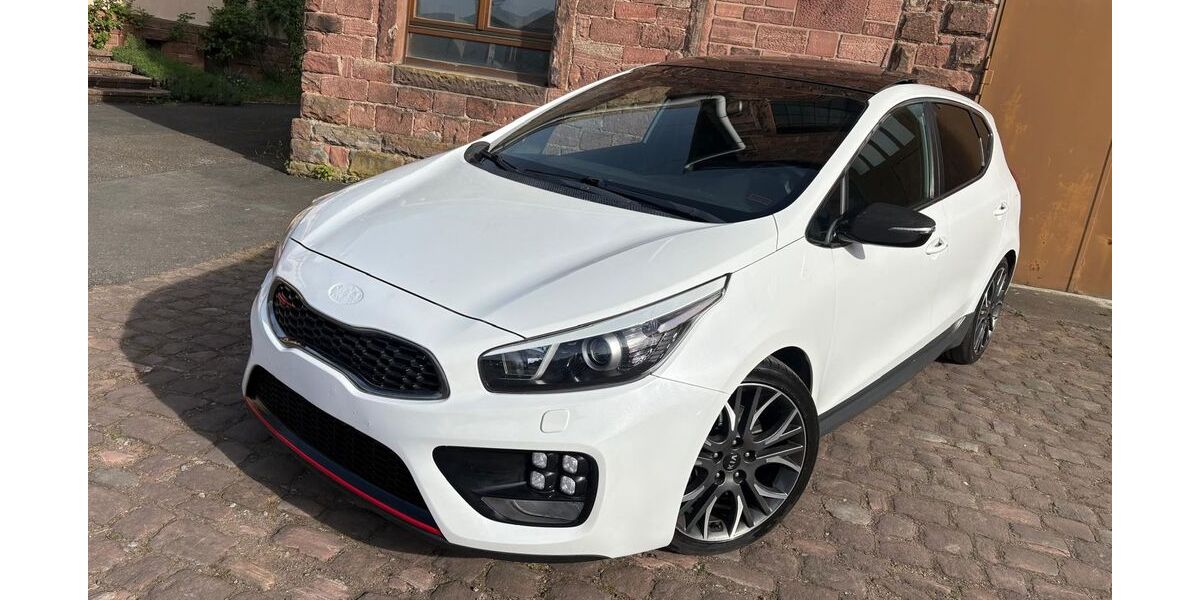 Kia ceed / Ceed 129.000 km 9.598 &euro; Freudenberg 97896