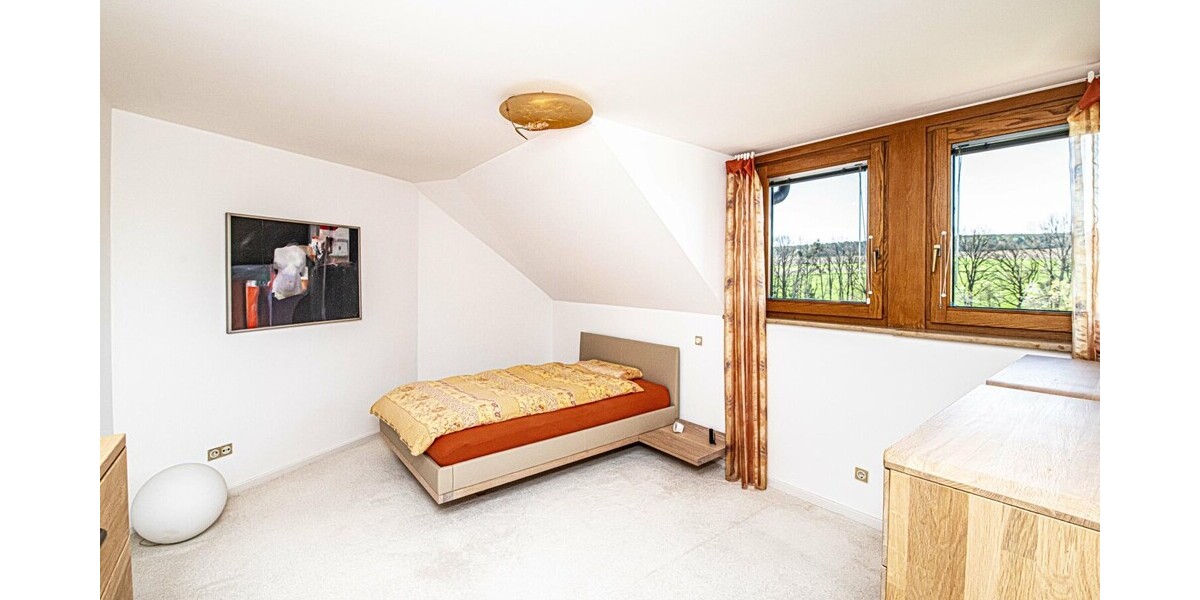 Ein Zuhause, das berührt: Exklusives Anwesen mit Traumgarten & Südterrasse in Roding - Einfamilienhaus Roding | Angebot:26490952