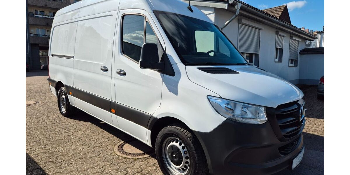 Mercedes-Benz Sprinter 141.000 km 26.500 &euro; Düsseldorf 40591