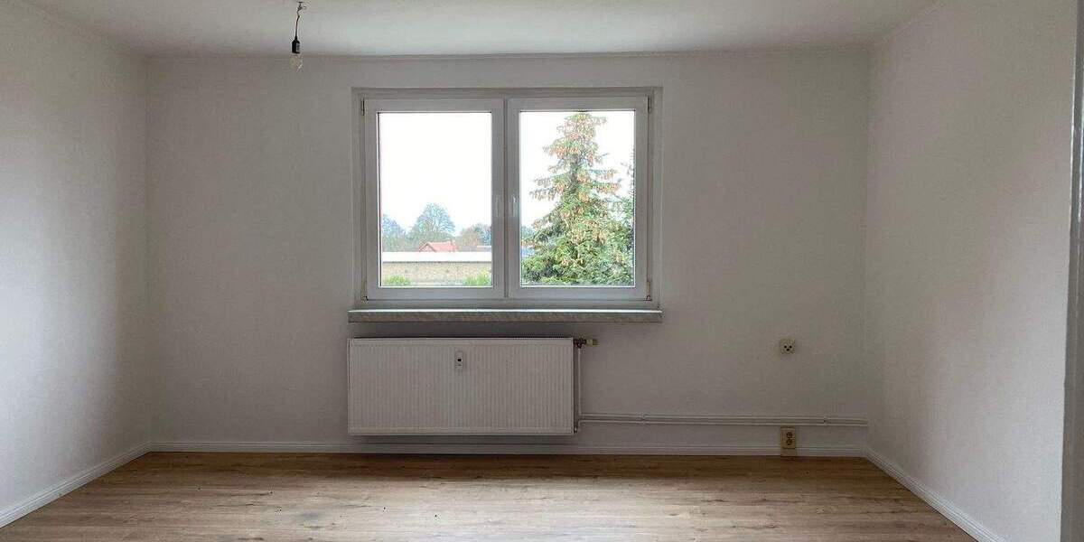 Etagenwohnung Schorfheide Lichterfelde - 2 Zimmer, 49 m&sup2;, 100.000&euro; | Angebot:25712046
