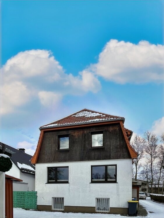 Wohnen & Arbeiten in einem. Oder Nutzung als Mehrgenerationenhaus. Vieles ist möglich !