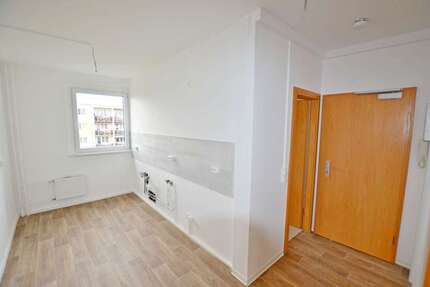 Wohnung Sangerhausen - 4 Zimmer, 72 m&sup2;, 446&euro; | Angebot:26384074