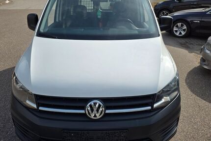 VW Caddy 192.000 km 8.900 &euro; CLAUSEN 66978