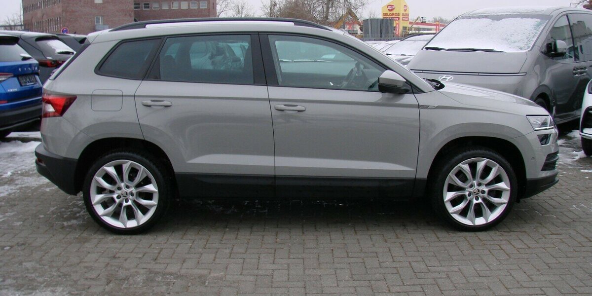 Skoda Karoq 1,5TSi Style ACC LED Kamera Family Paket II 32.882 km 25.980 &euro; Falkensee 14612