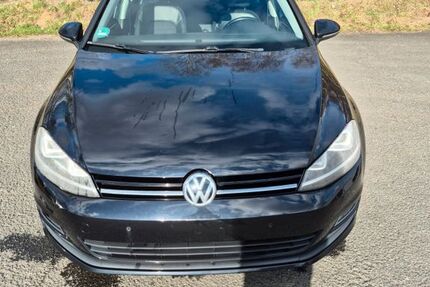 VW Golf 151.000 km 7.400 &euro; Dillenburg 35683