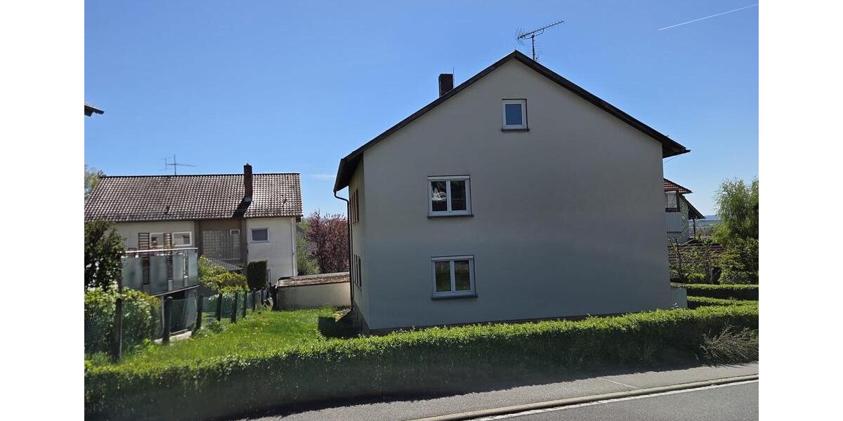 Mehrfamilienhaus, Wohnhaus Sonnefeld - 8 Zimmer, 200 m&sup2;, 890&euro; | Angebot:26417741