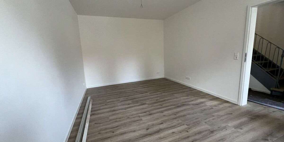 Etagenwohnung Sarstedt Giften - 5 Zimmer, 120 m&sup2;, 1.200&euro; | Angebot:26905351