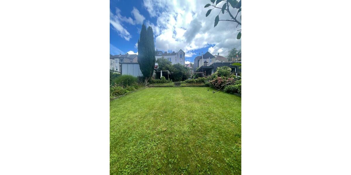 Doppelhaushälfte Solingen Mitte - 9 Zimmer, 210 m&sup2;, 340.000&euro; | Angebot:26705632