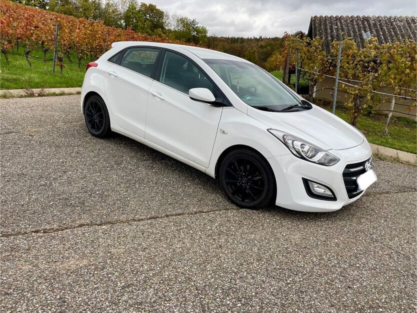 Hyundai i30 83.552 km 11.000 € Eppingen 75031