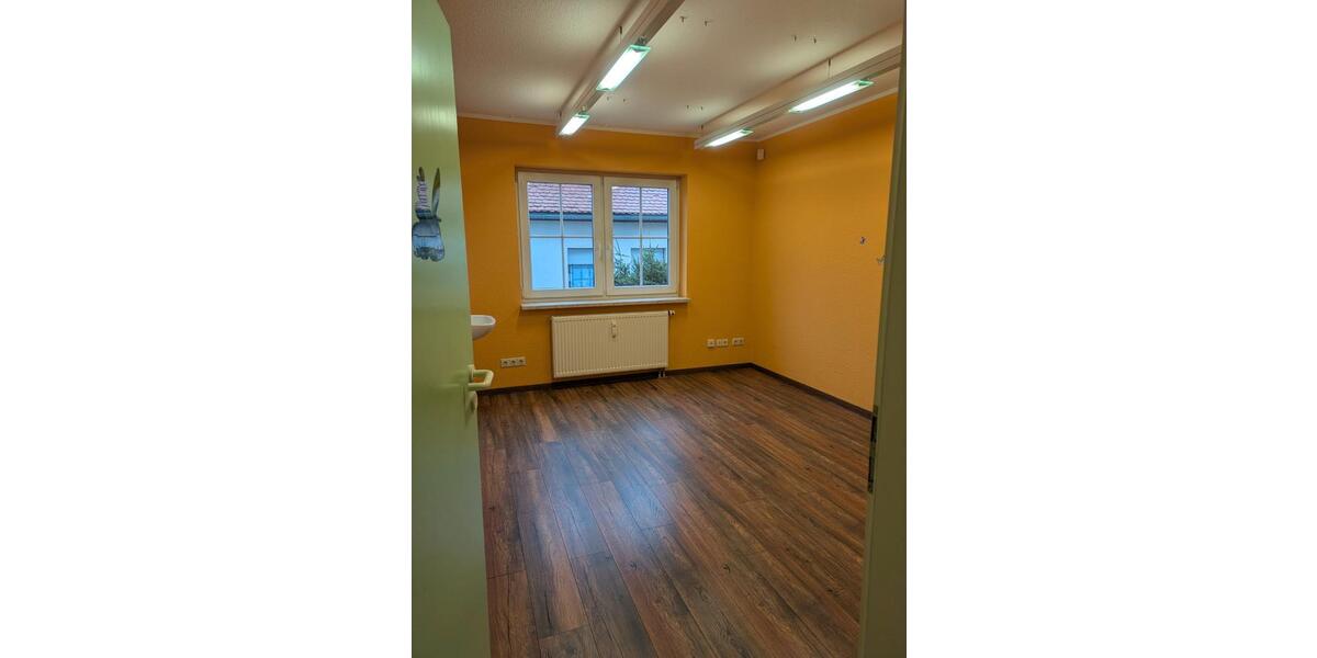 Einfamilienhaus Hettstedt - 15 Zimmer, 345 m&sup2;, 239.000&euro; | Angebot:27081723