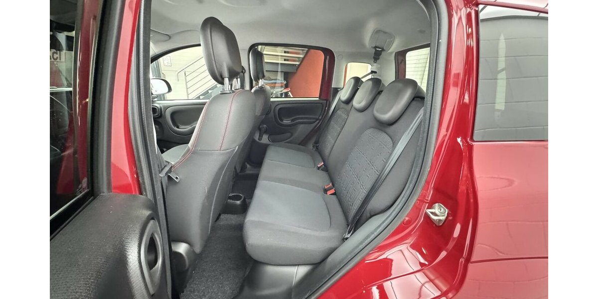 Fiat Panda Cross Red 1.0 Hybrid 1.Hand Neuwertig! 1.600 km 13.740 &euro; Lich 35423