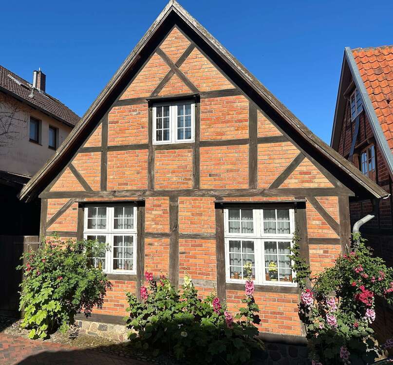 Haus zum Kaufen in Ratzeburg 475.000 € 340 m² 13 zimmer