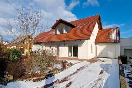 Haus Grub am Forst - 4 Zimmer, 115 m&sup2;, 900&euro; | Angebot:24863296