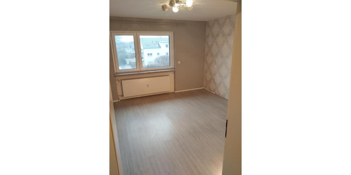 3-Zimmer-Wohnung Obertshausen ca. 80m² mit Balkon, EBK,Stellplatz 3 zimmer