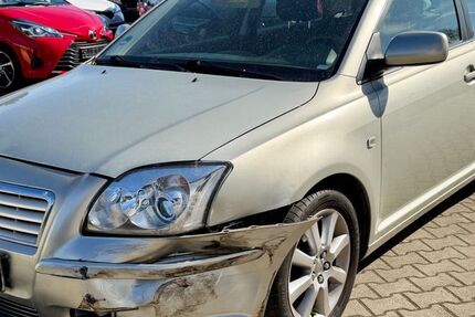 Toyota Avensis 139.000 km 2.500 &euro; Zwenkau OT Löbschütz 04442
