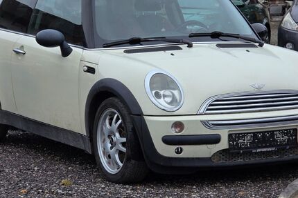 Mini Cooper 285.400 km 1.599 € Großkarolinenfeld 83109