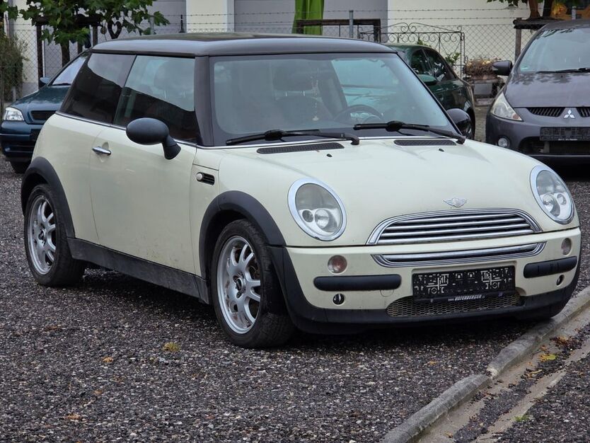 Mini Cooper 285.400 km 1.599 € Großkarolinenfeld 83109
