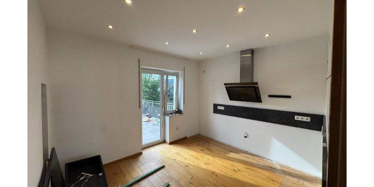  Charmantes Zweifamilienhaus in Kassel-Oberzwehren - Stadtnähe trifft Idylle 8 zimmer