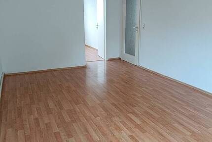 ++ Ab April 2026 ++ 3 Raumwohnung mit Balkon und kleiner EBK 3 zimmer