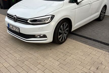 VW Touran 182.754 km 15.900 € Remscheid 42855