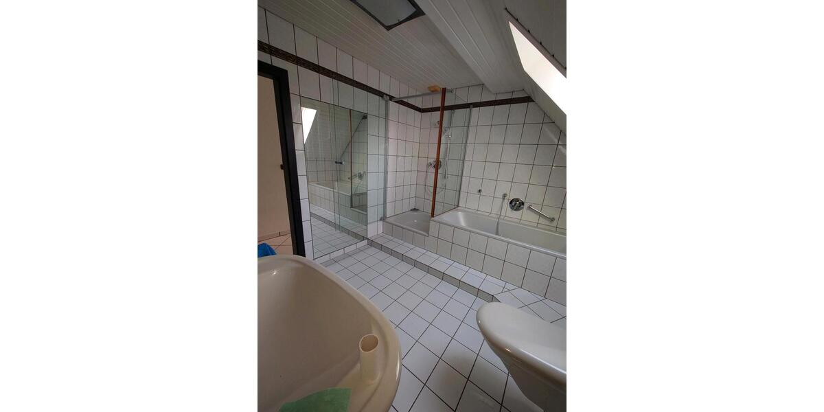 Dachgeschoßwohnung Trierweiler - 3 Zimmer, 120 m&sup2;, 1.050&euro; | Angebot:26125973