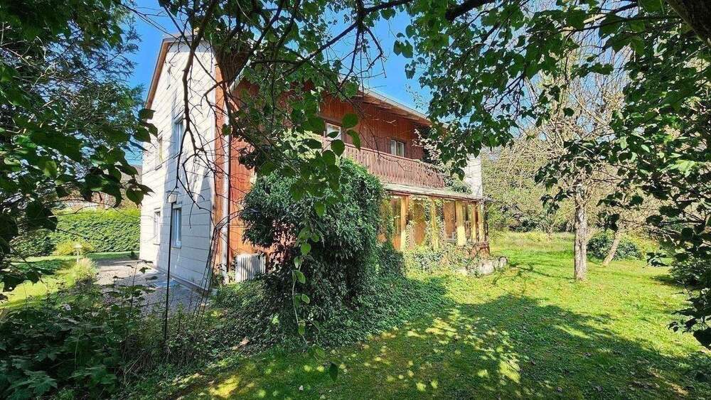 Renovierungsbedürftige Zweifamilienhaus 172 m² Wohnfläche mit ca. 606 m² Grundstück in Bruckmühl 6 zimmer