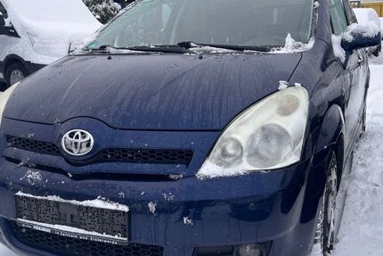 Toyota Corolla Verso 218.648 km 3.950 &euro; Jena 07749