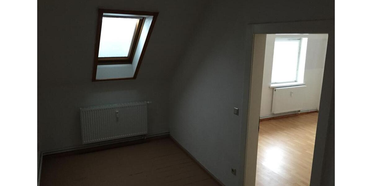 Dachgeschoßwohnung Lauchhammer - 5 Zimmer, 80 m&sup2;, 485&euro; | Angebot:25931687