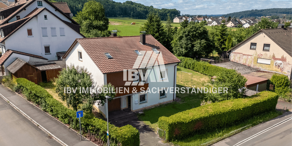 Einfamilienhaus Amberg - 7 Zimmer, 164 m&sup2;, 349.000&euro; | Angebot:27103313
