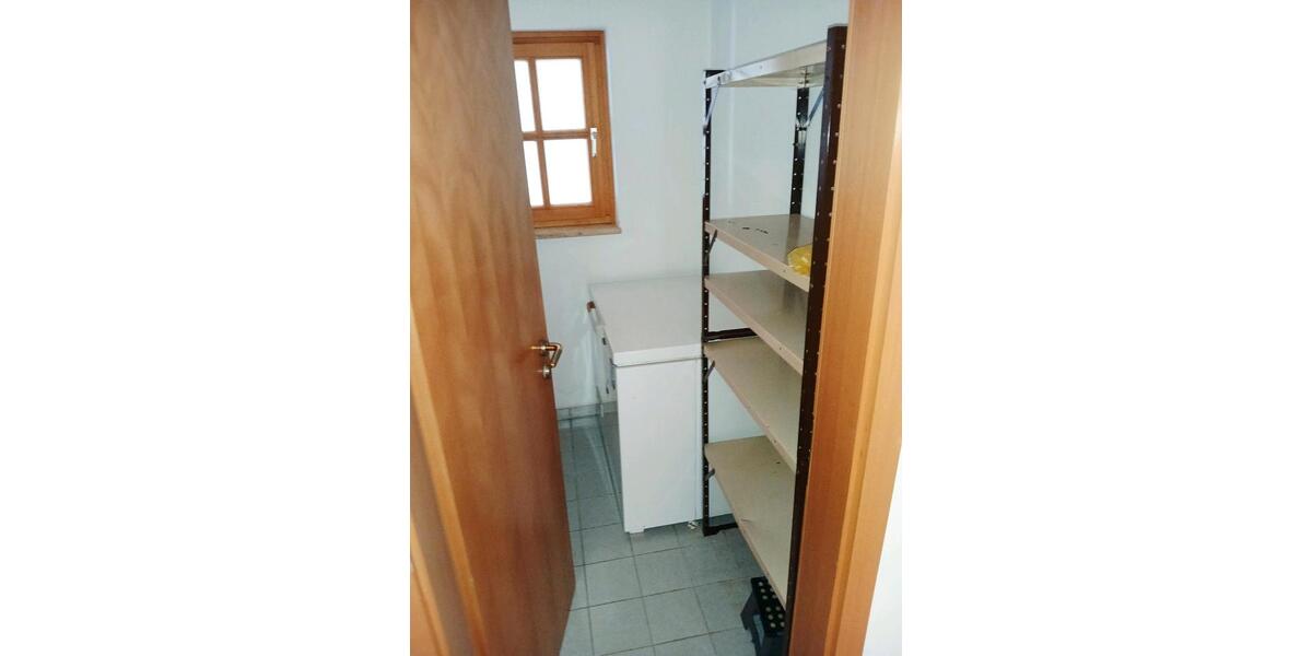 Erdgeschoßwohnung Cham - 4 Zimmer, 115 m&sup2;, 700&euro; | Angebot:24839725