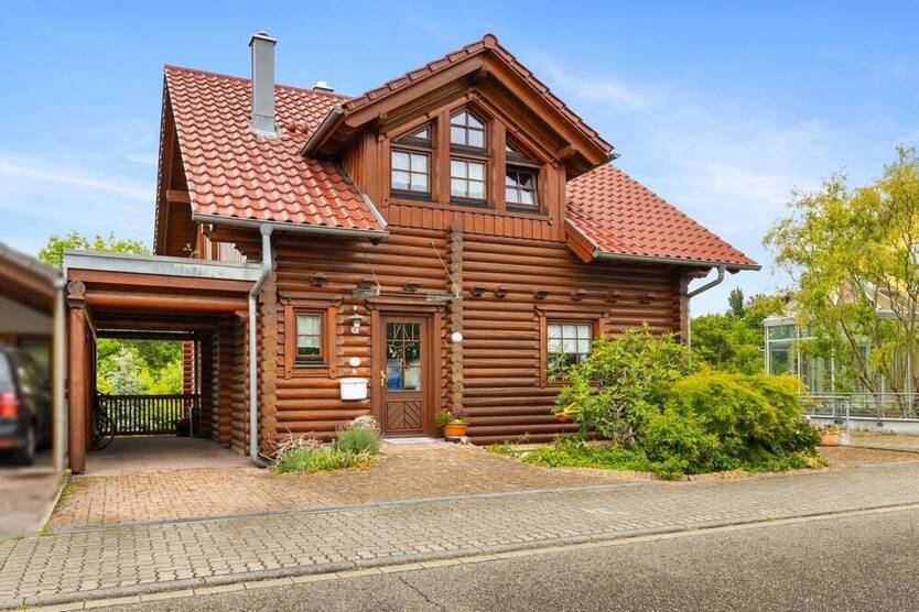 Wohnen im Einklang mit der Natur - charmantes Honka-Massivholzhaus mit EinliegerWohnung