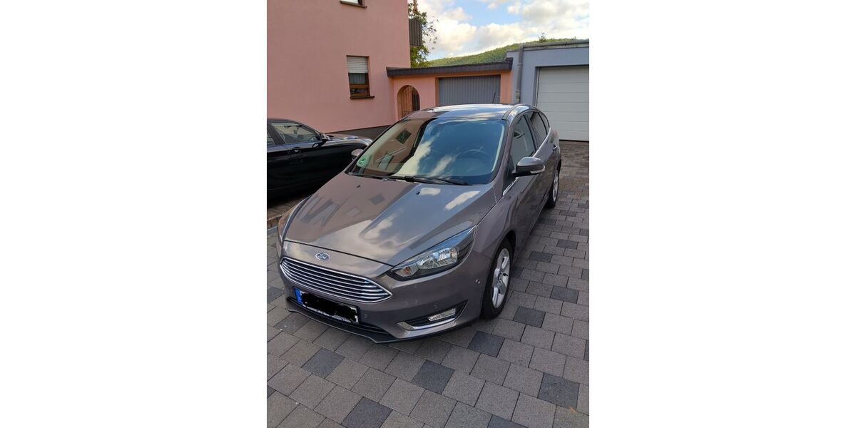 Ford Focus 92.000 km 7.900 &euro; Wertheim 97877
