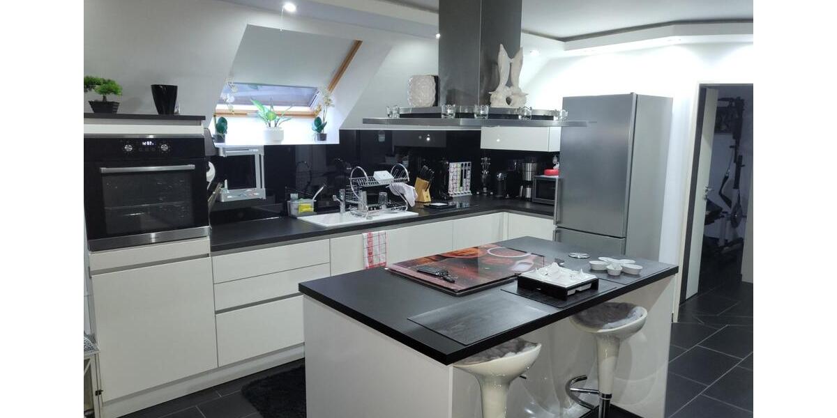 Dachgeschoßwohnung Delmenhorst - 3 Zimmer, 110 m&sup2;, 1.000&euro; | Angebot:25944699