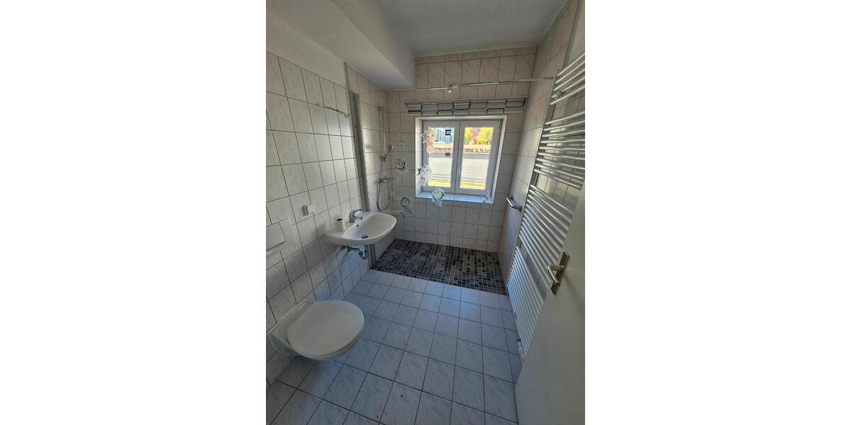 Erdgeschoßwohnung Altenburg - 2 Zimmer, 62 m&sup2;, 370&euro; | Angebot:26380938