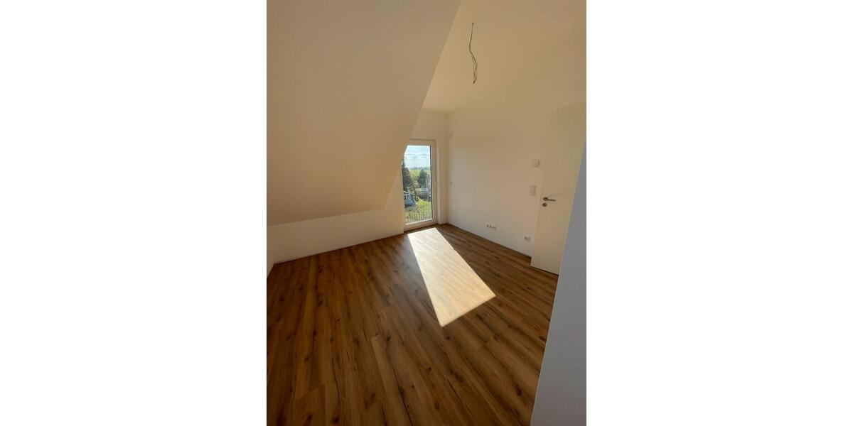 Dachgeschoßwohnung Neuenhagen bei Berlin - 4 Zimmer, 80 m&sup2;, 1.870&euro; | Angebot:26378690