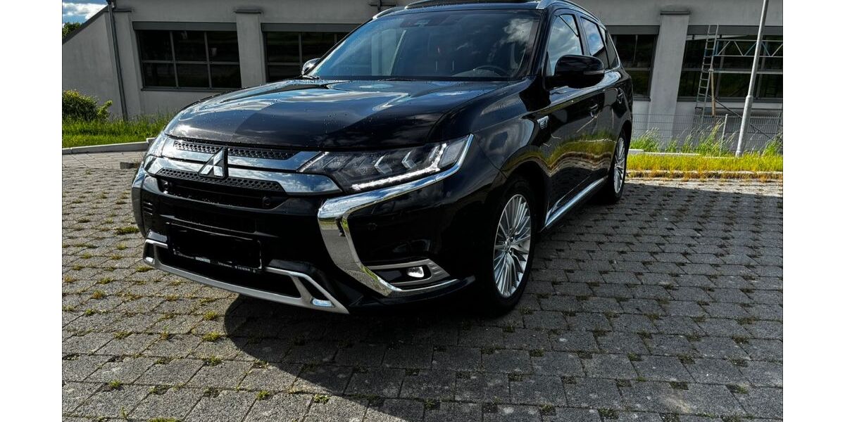 Mitsubishi Plug-in Hybrid Outlander 81.000 km 21.999 &euro; Assamstadt 97959