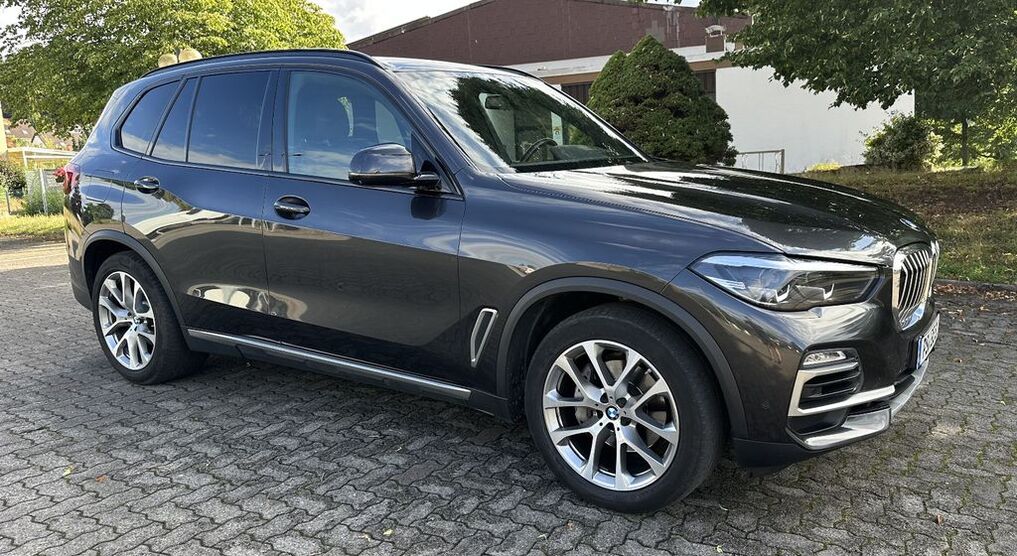 BMW X5 86.431 km 53.999 € Lemberg 66969