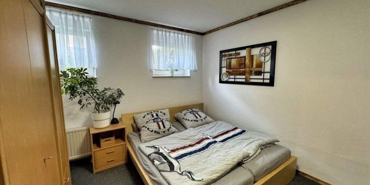 Doppelhaushälfte Drei Gleichen - 5 Zimmer, 120 m&sup2;, 195.000&euro; | Angebot:25686663