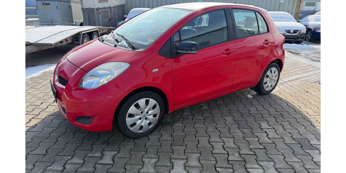 Toyota Yaris 207.769 km 2.750 &euro; Maxhütte -Haidhof 93142