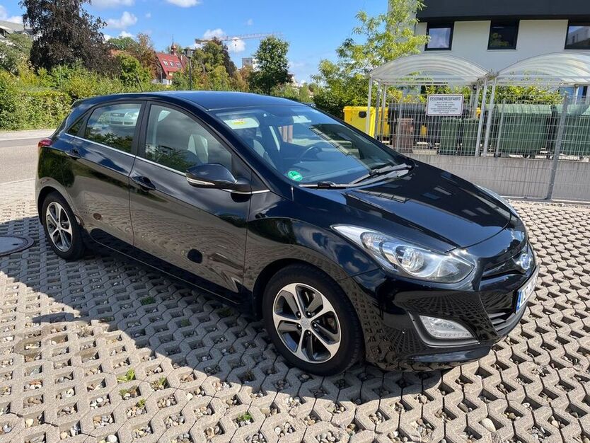 i30