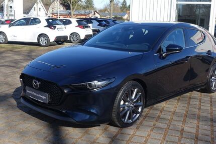 Mazda 3 28.625 km 18.950 &euro; Berlin 13403