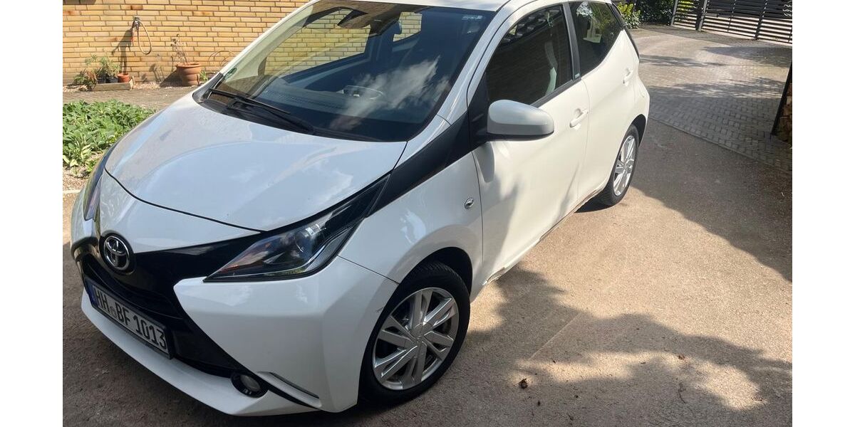 Toyota Aygo (X) 79.648 km 10.000 &euro; Buxtehude 21614