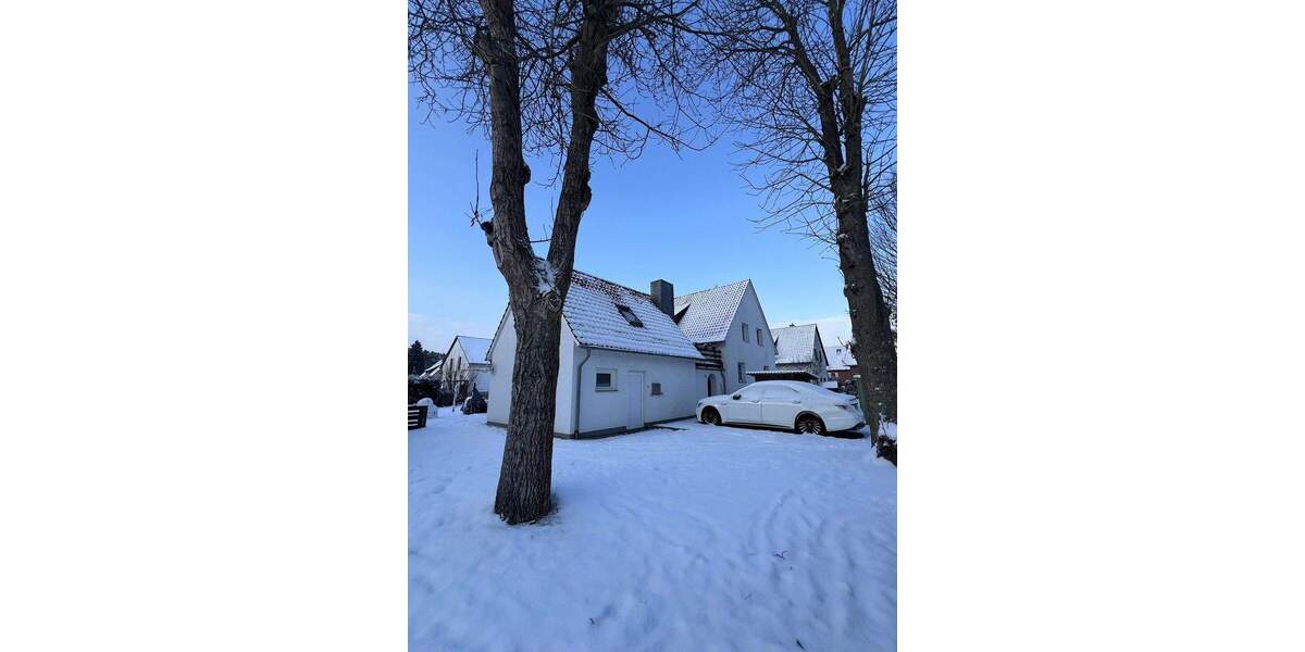 Attraktives Zweifamilienhaus in zentraler Lage 1 zimmer