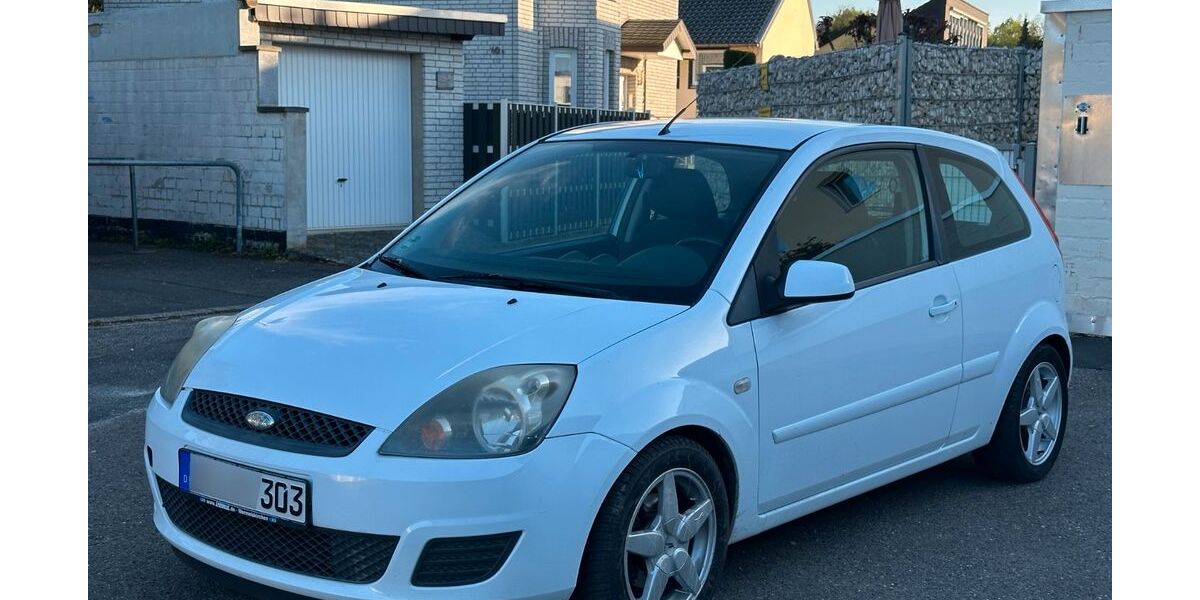 Ford Fiesta 164.296 km 2.000 &euro; Düren 52351