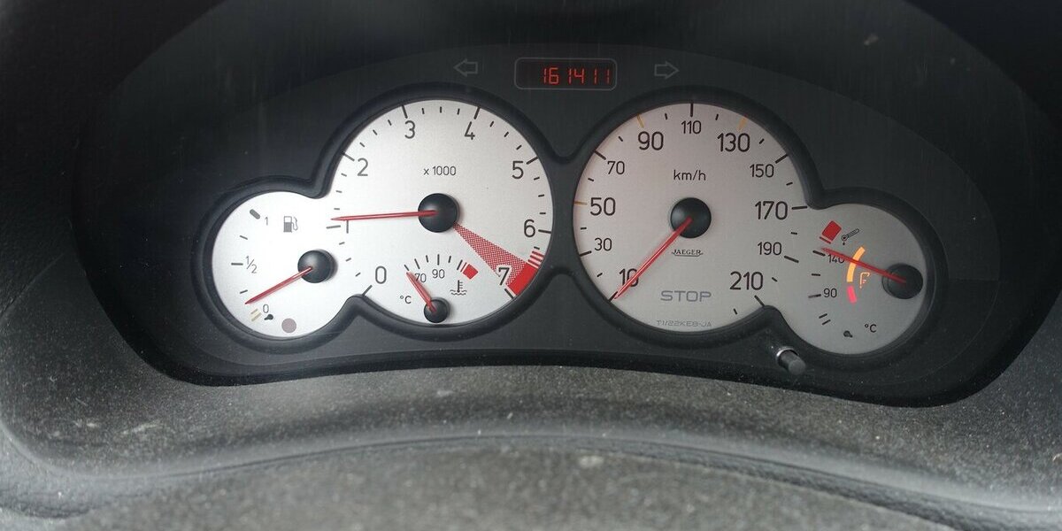 Peugeot 206 CC Platinum ohne TÜV fahrbereit 161.500 km 400 &euro; Neumarkt/OPf 92318
