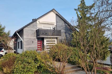 Haus Kreuztal - 7 Zimmer, 252 m&sup2;, 660.000&euro; | Angebot:27261825