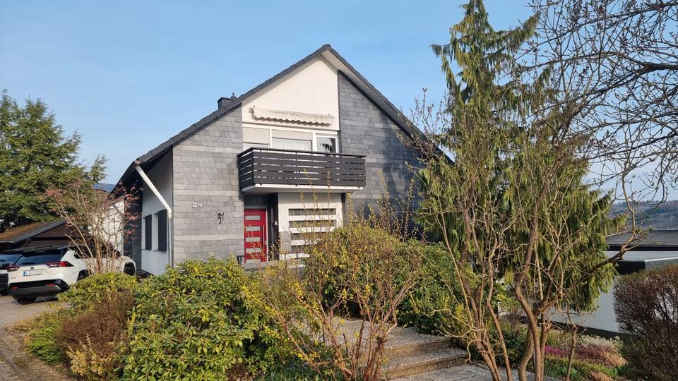 Mehrfamilienhaus, Wohnhaus Kreuztal - 7 Zimmer, 252 m&sup2;, 660.000&euro; | Angebot:27261825