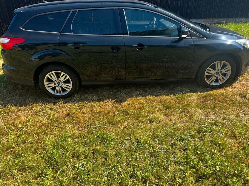 Ford Focus 99.657 km 4.500 € Waldkirch 79183