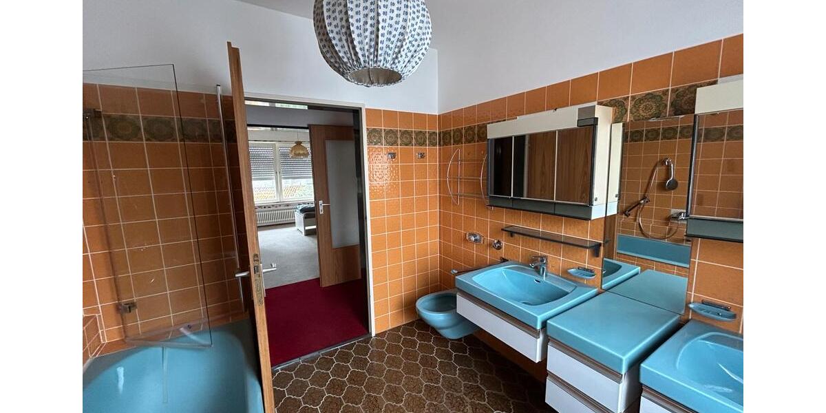 Einfamilienhaus Pöttmes - 17 Zimmer, 300 m&sup2;, 3.000&euro; | Angebot:26086427