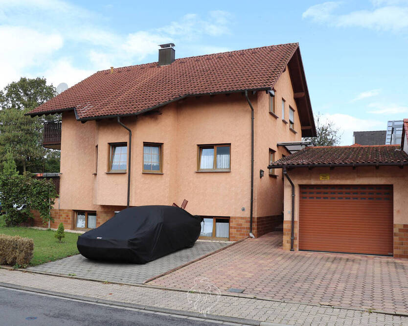 Schönes 1-2 Familienhaus